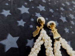 pearl drop earrings c